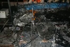 UP के भदोही में जलकर खाक हो गया पूरा दुर्गा पंडाल, 5 की मौत, 64 झुलसे